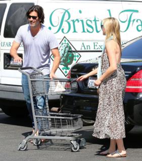 Amy Smart feet photo thumbnail