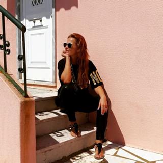 Cristina Ferreira feet photo thumbnail