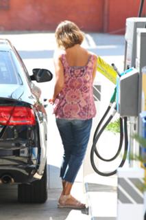 Jessica Alba feet photo thumbnail