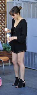 Katharine McPhee feet photo thumbnail