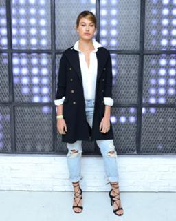 Hailey Bieber feet photo 5