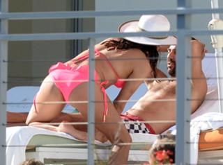 Eva Longoria feet photo thumbnail