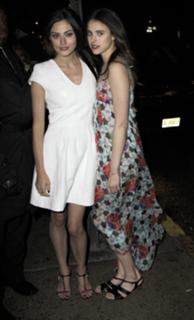 Phoebe Tonkin feet photo thumbnail