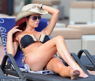 Amy Childs feet photo thumbnail
