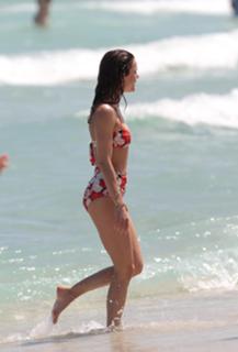 Keri Russell feet photo thumbnail