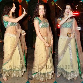 Shraddha Kapoor feet photo thumbnail