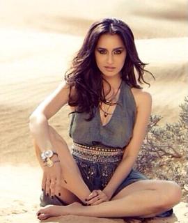 Shraddha Kapoor feet photo thumbnail
