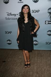 Brenda Song feet photo thumbnail