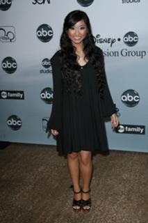 Brenda Song feet photo thumbnail