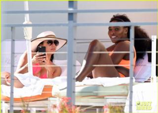 Serena Williams feet photo thumbnail