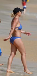 Britney Spears feet photo thumbnail