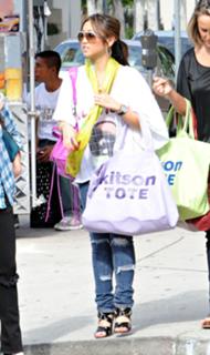 Brenda Song feet photo thumbnail
