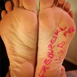 Franciely Freduzeski feet photo thumbnail
