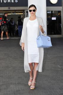 Miranda Kerr feet photo thumbnail