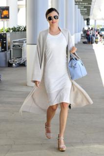 Miranda Kerr feet photo thumbnail
