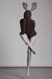 Kendall Jenner feet photo thumbnail