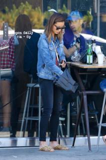Jamie Chung feet photo thumbnail