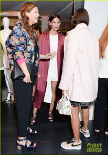 Lily Aldridge feet photo thumbnail