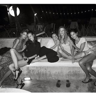 Lily Aldridge feet photo thumbnail