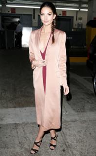 Lily Aldridge feet photo thumbnail