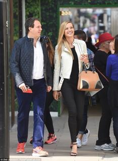 Petra Nemcova feet photo thumbnail