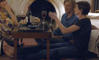 Anne Hathaway feet photo thumbnail