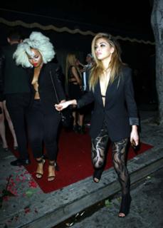 Nicole Scherzinger feet photo thumbnail
