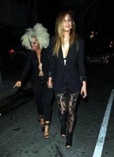 Nicole Scherzinger feet photo thumbnail