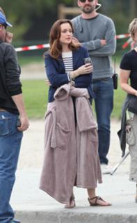 Leighton Meester feet photo thumbnail