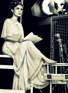 Salma Hayek feet photo thumbnail