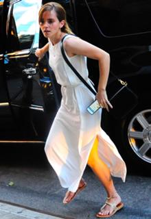 Emma Watson feet photo thumbnail