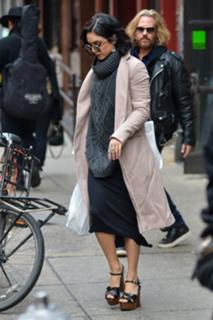 Vanessa Hudgens feet photo thumbnail