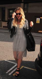 Perrie Edwards feet photo thumbnail
