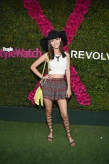 Victoria Justice feet photo thumbnail