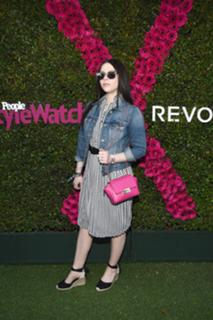 Michelle Trachtenberg feet photo thumbnail