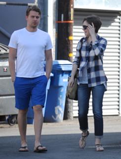 Lily Collins feet photo thumbnail