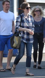Lily Collins feet photo thumbnail