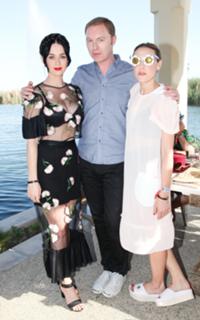 Katy Perry feet photo thumbnail