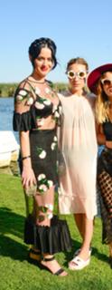 Katy Perry feet photo thumbnail