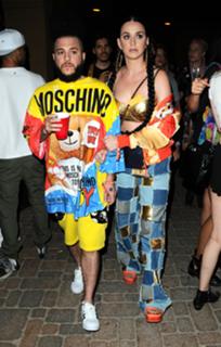 Katy Perry feet photo thumbnail