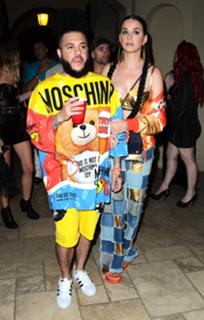 Katy Perry feet photo thumbnail