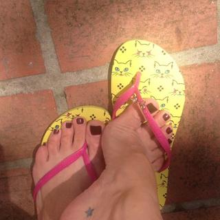 Franciely Freduzeski feet photo thumbnail