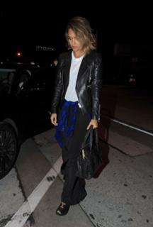 Jessica Alba feet photo thumbnail