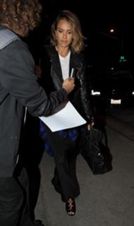 Jessica Alba feet photo thumbnail
