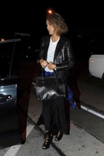 Jessica Alba feet photo thumbnail