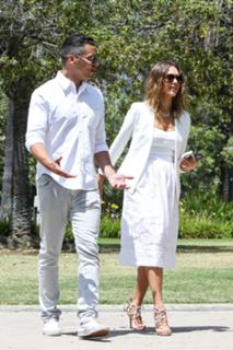 Jessica Alba feet photo thumbnail