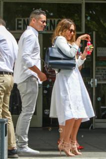 Jessica Alba feet photo thumbnail