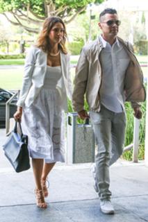 Jessica Alba feet photo thumbnail