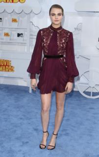 Cara Delevingne feet photo thumbnail