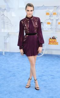 Cara Delevingne feet photo thumbnail